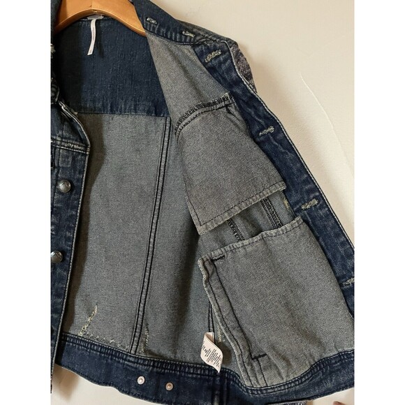 Free People Jean Denim Jacket‎ Size Small, Distressed, Button Close, No Hood. - Picture 3 of 9